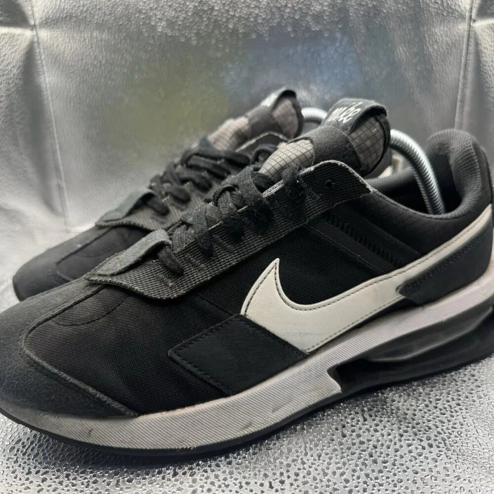 RARE 🚀 Size 9.5 - Nike Air Max Pre-Day Black Sneakers DC9402–001 Running‎